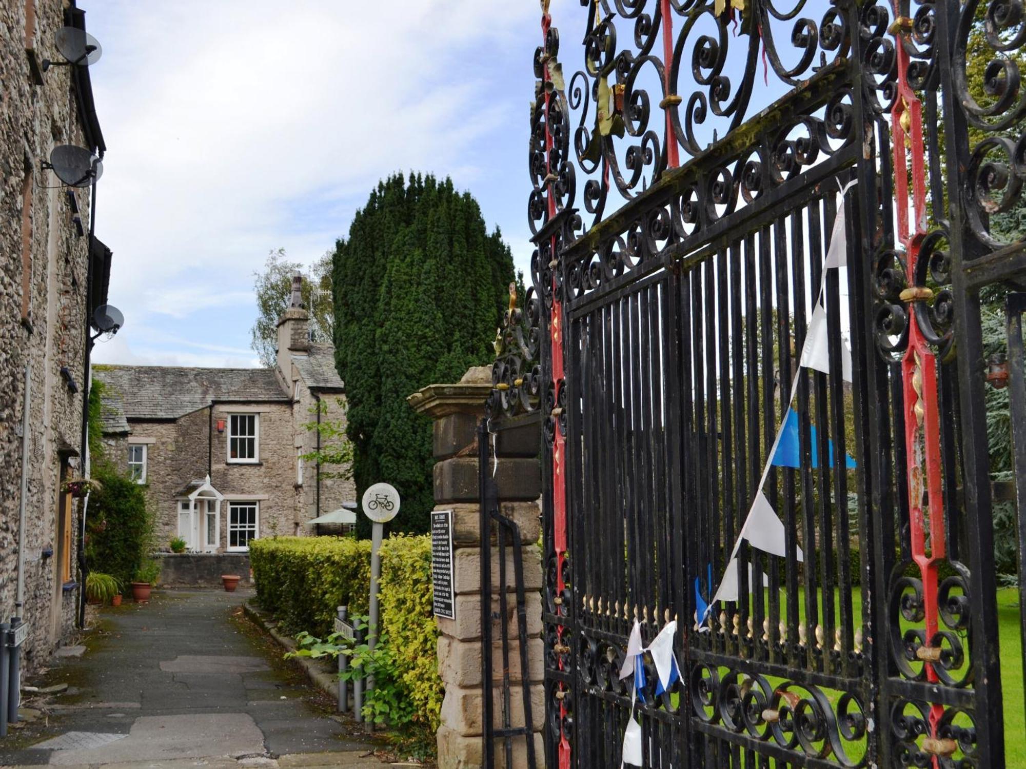Church Walk Cottage Kendal Exterior foto
